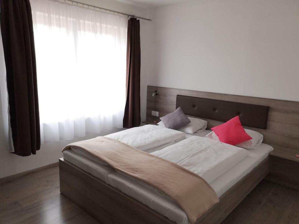Roze Vendeghaz Ξενοδοχείο Villány Εξωτερικό φωτογραφία